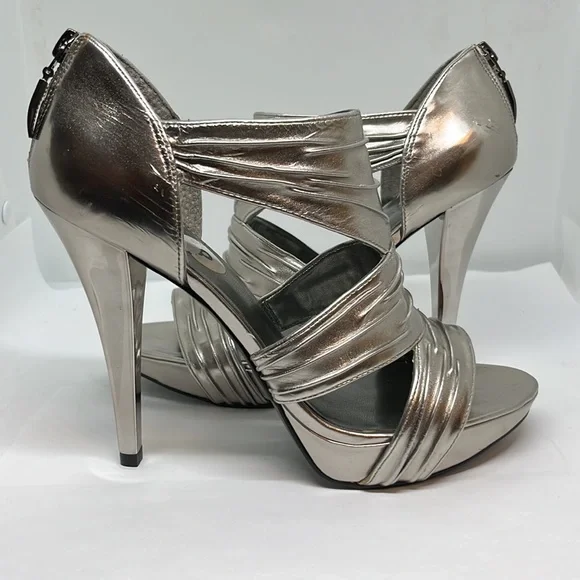 GUESS Silver Metallics 5” Heels Shoes, Zipper at Back - Picture 4 of 4